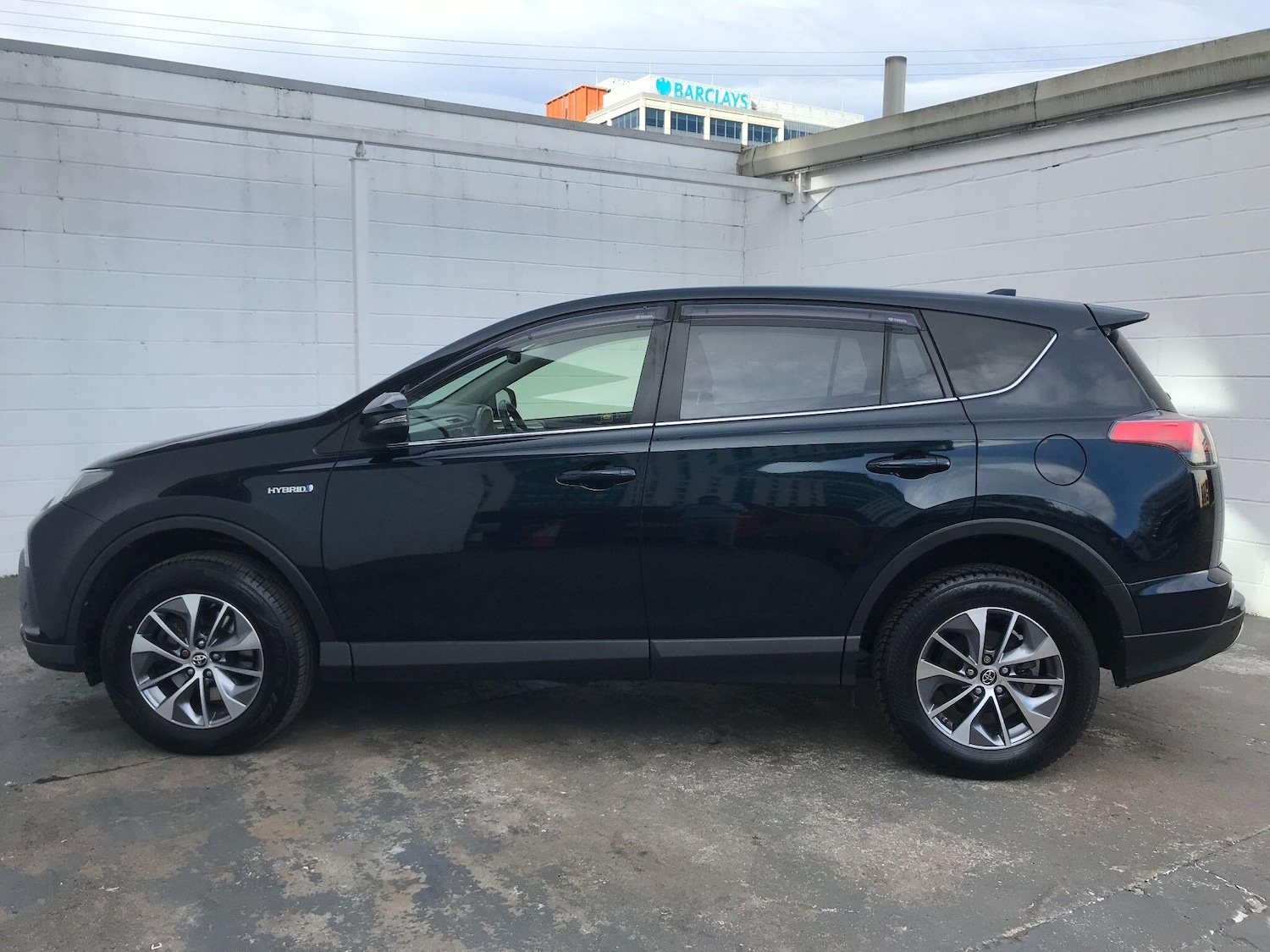 Used Toyota RAV4 2018 for sale - 78151925: Photo 4