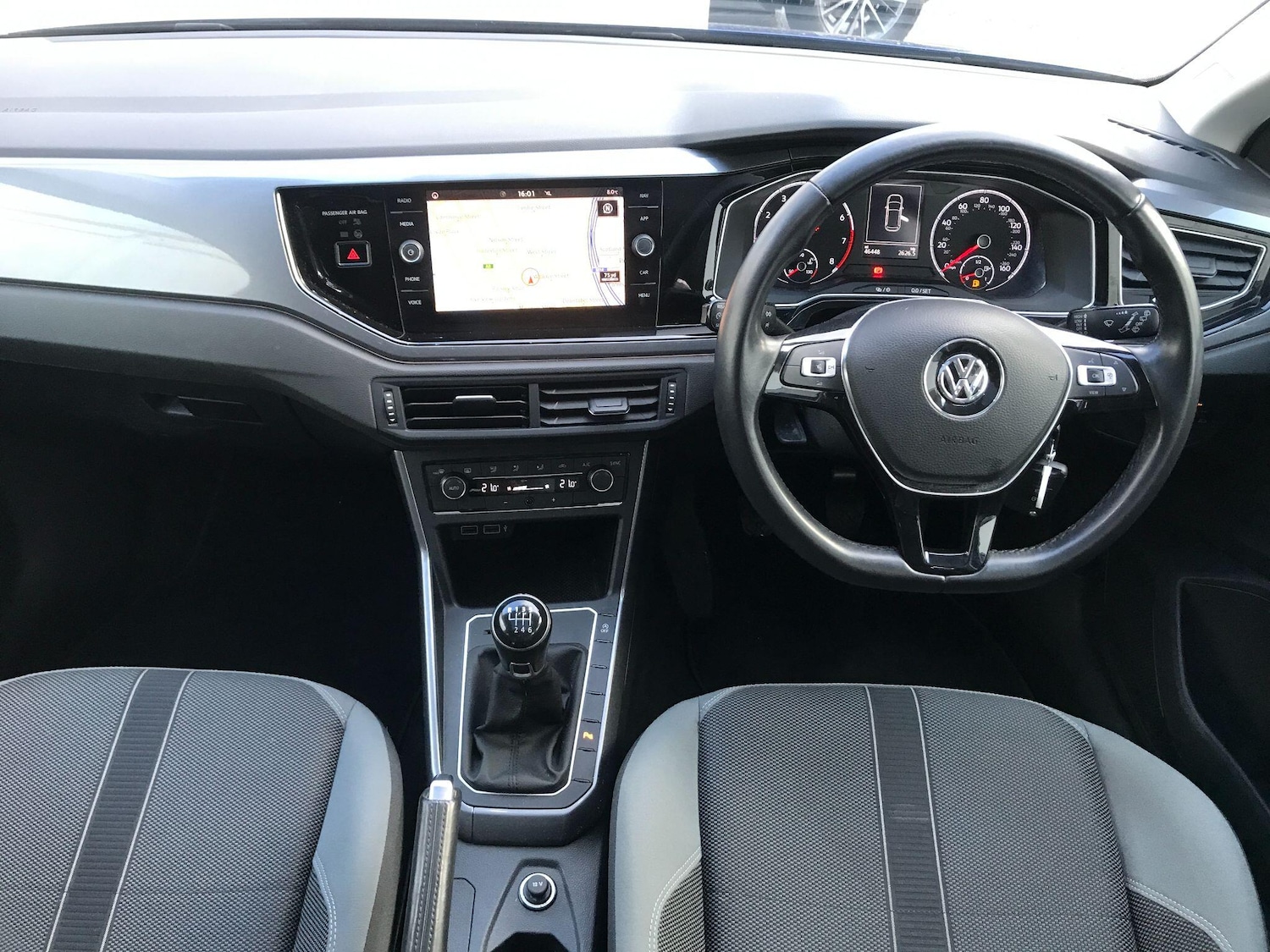 Used Volkswagen Polo 2018 for sale - 77650227: Photo 2