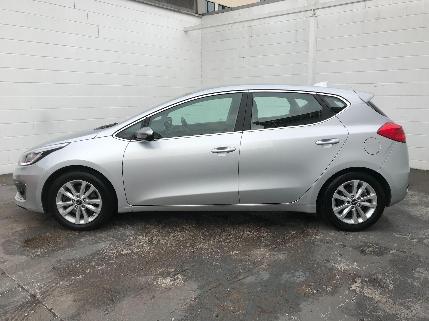 Used Kia Ceed 2017 for sale - 77336520: Photo 10