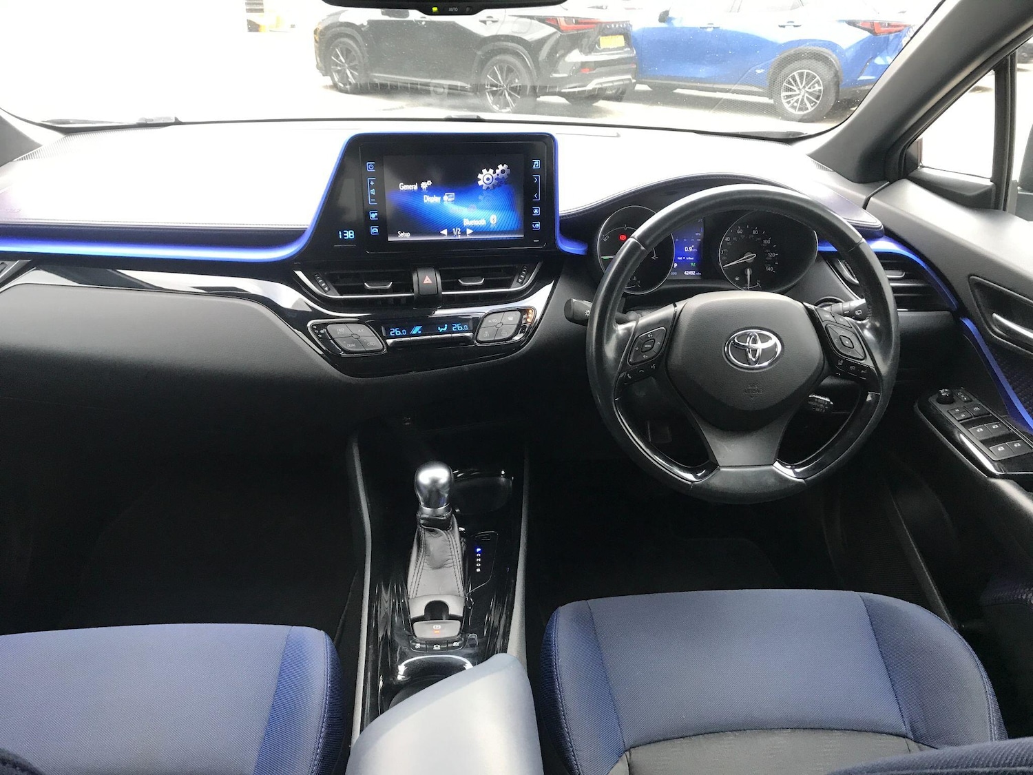 Used Toyota C-HR 2017 for sale - 77431630: Photo 2