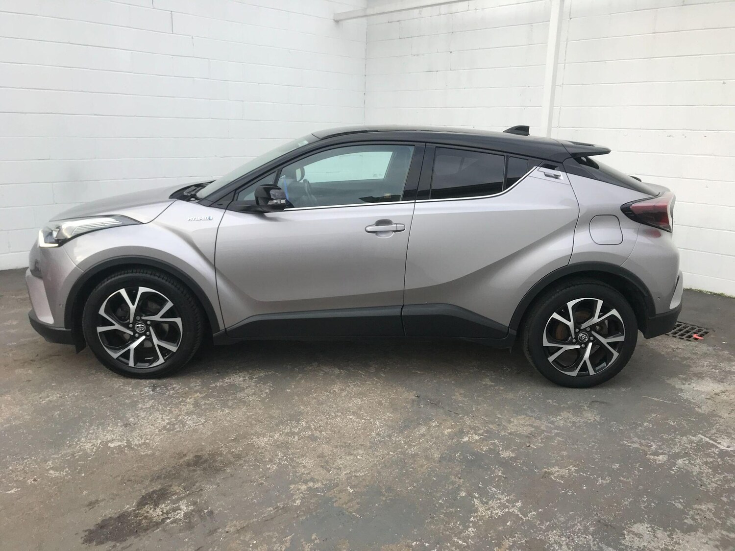 Used Toyota C-HR 2017 for sale - 77431630: Photo 8