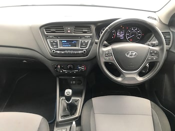 Used Hyundai i20 2017 for sale - 78190144: Photo