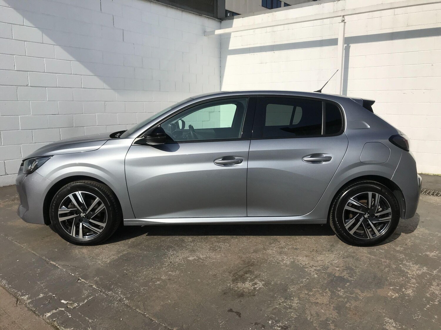 Used Peugeot 208 2023 for sale - 77988503: Photo 8