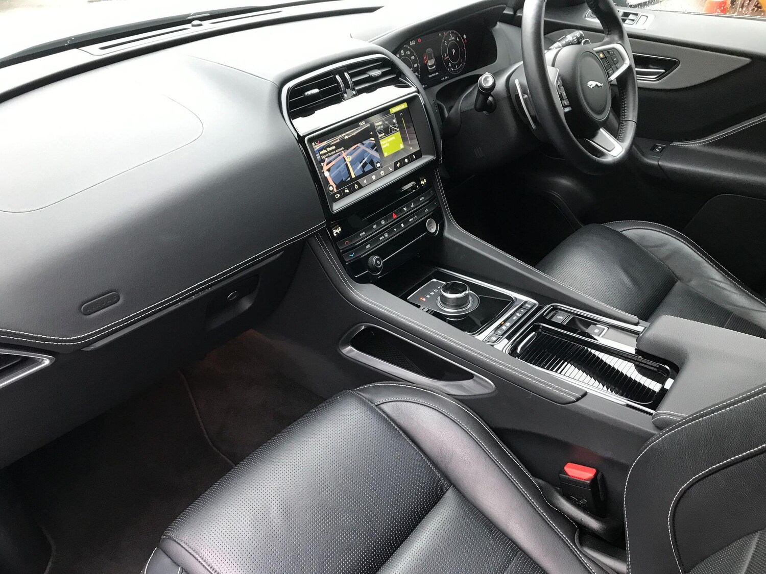 Used Jaguar F-Pace 2020 for sale - 76681088: Photo 10