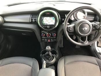 Used MINI Hatch 2019 for sale - 77650203: Photo