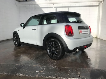 Used MINI Hatch 2019 for sale - 77650203: Photo