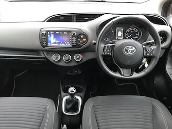 Used Toyota Yaris 2017 for sale - 77501706: Photo