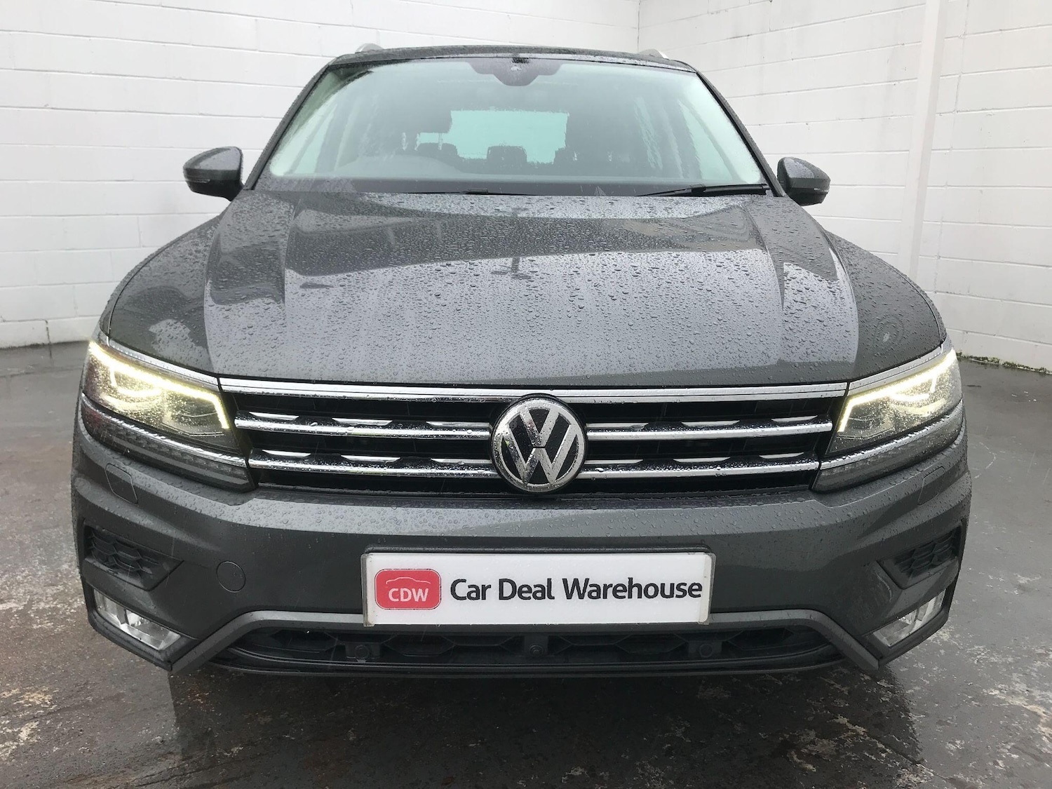 Used Volkswagen Tiguan 2017 for sale - 77528747: Photo 2
