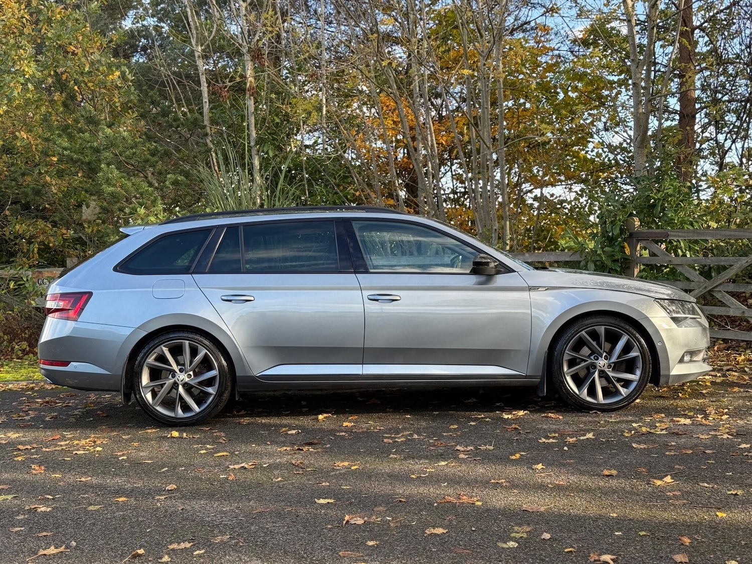 Used Skoda Superb 2017 for sale - 76995276: Photo 9