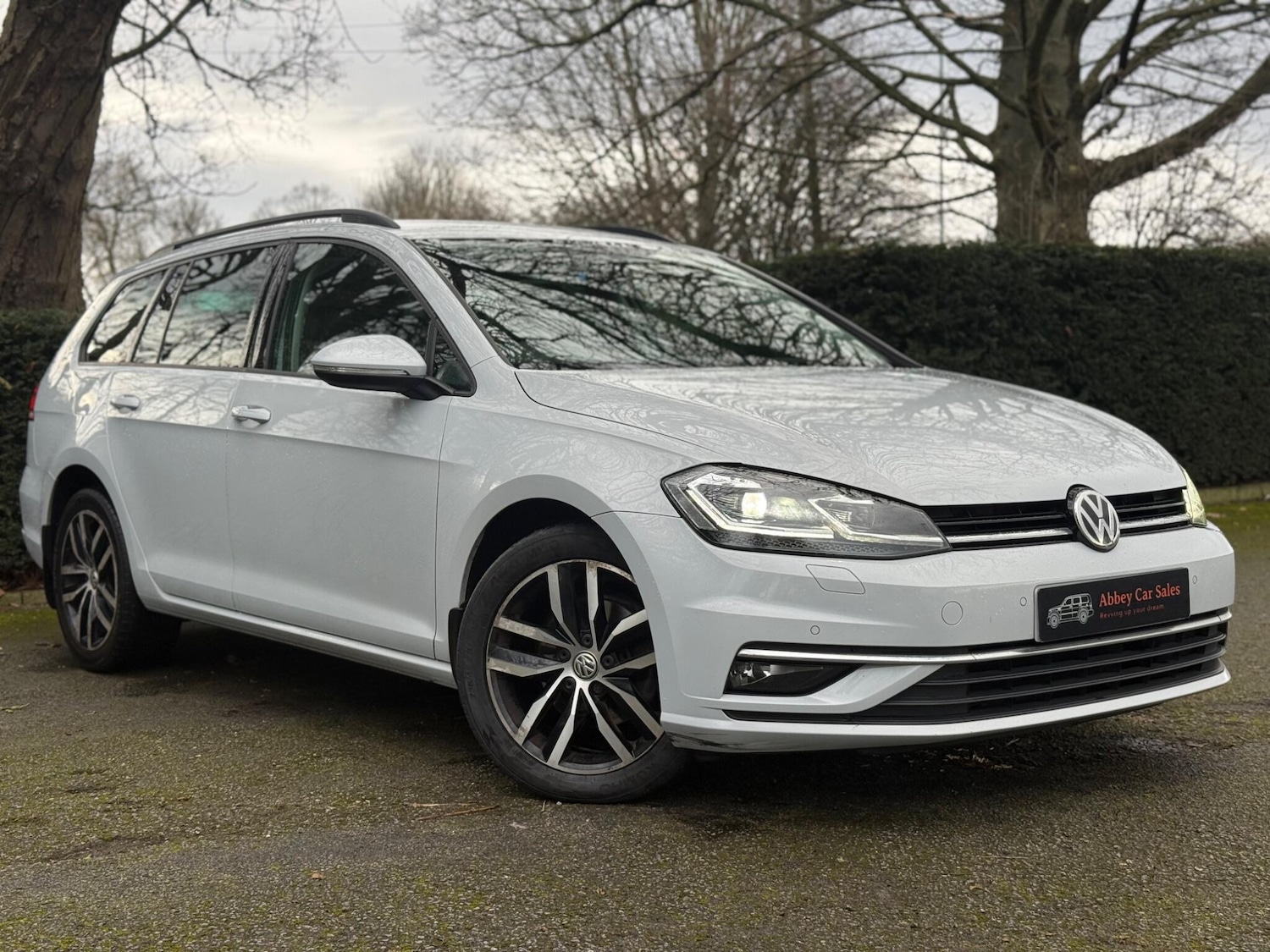 Used Volkswagen Golf 2017 for sale - 76689338: Photo 1