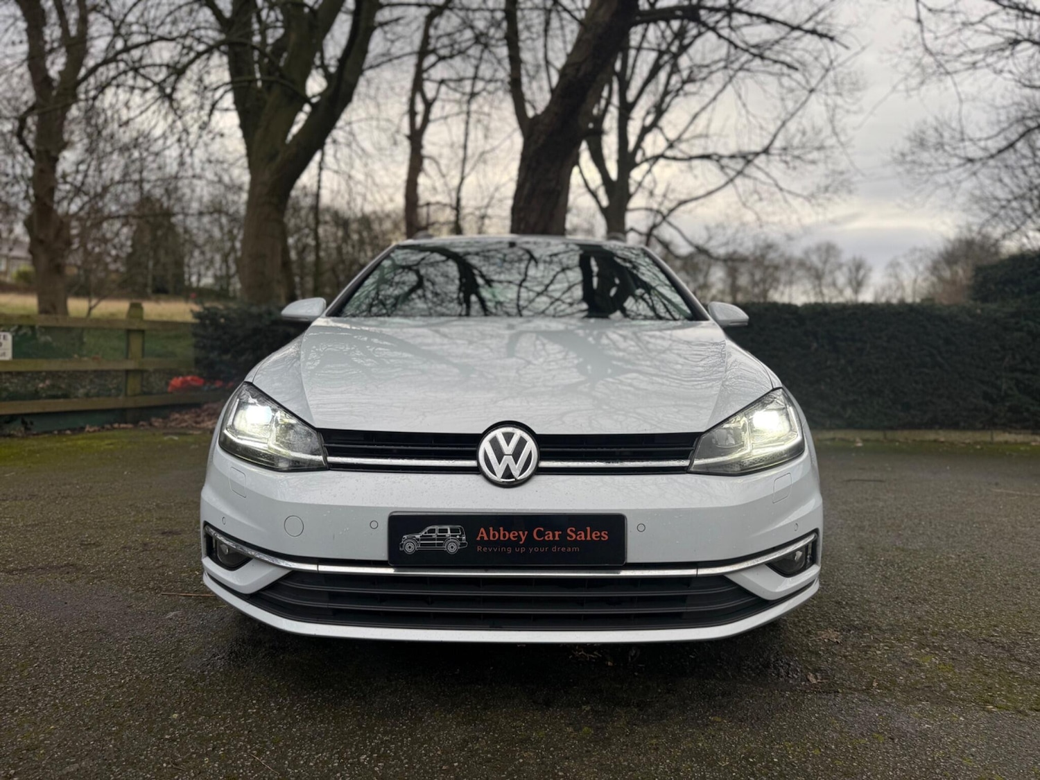 Used Volkswagen Golf 2017 for sale - 76689338: Photo 2