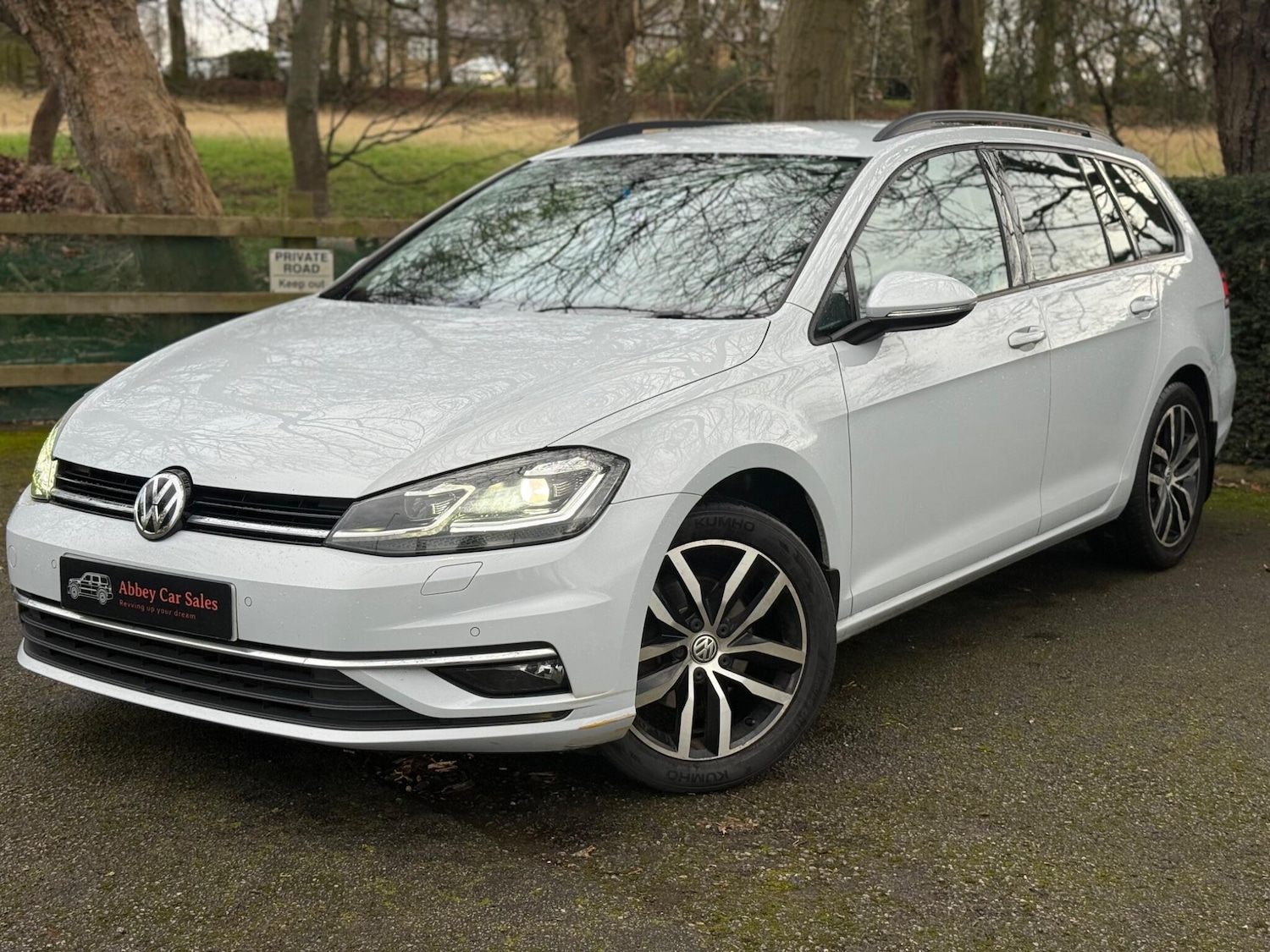 Used Volkswagen Golf 2017 for sale - 76689338: Photo 3