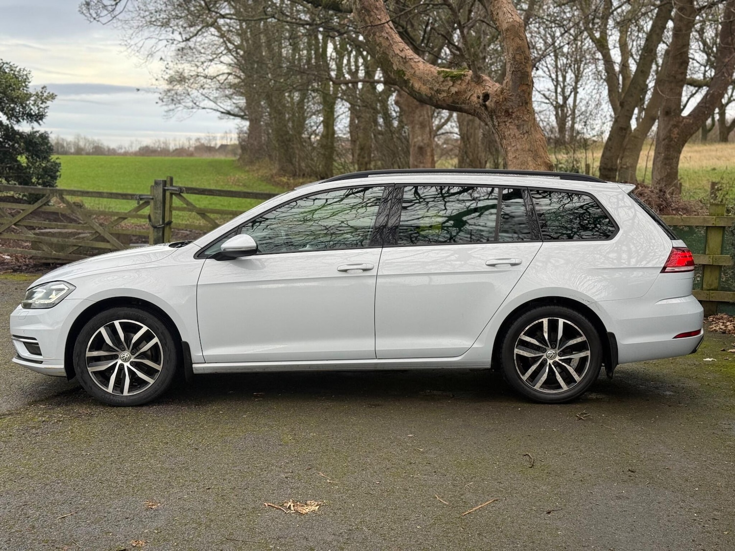 Used Volkswagen Golf 2017 for sale - 76689338: Photo 5