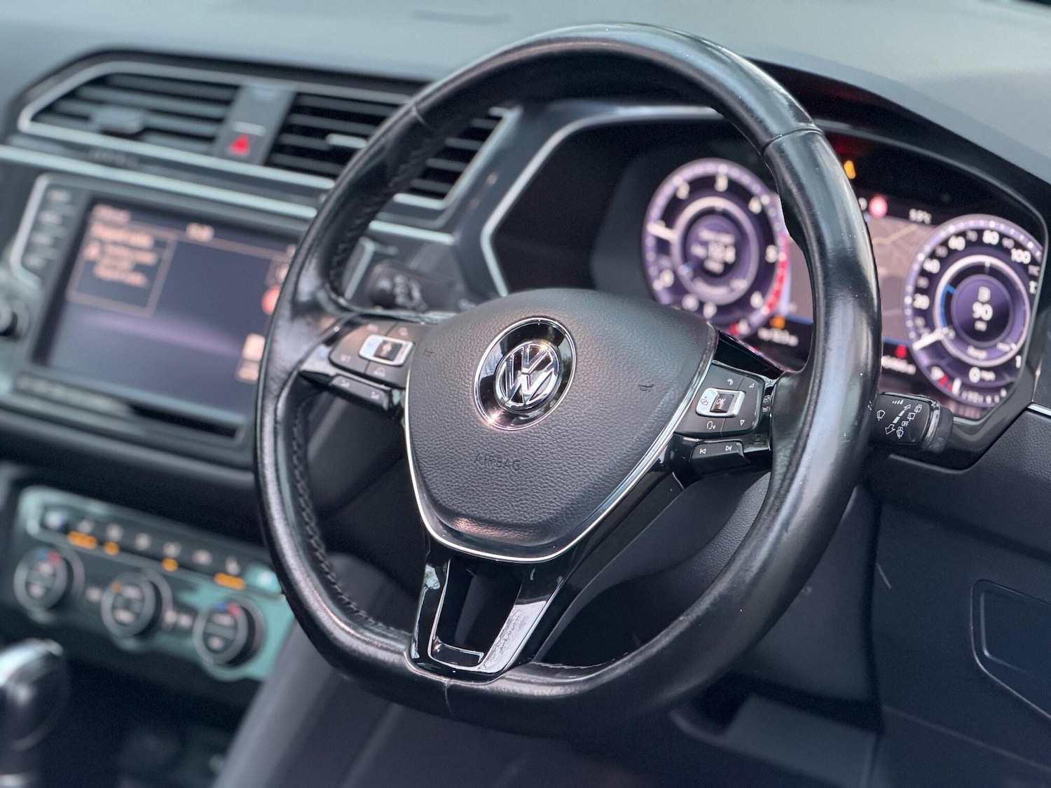 Used Volkswagen Tiguan 2016 for sale - 77029219: Photo 25