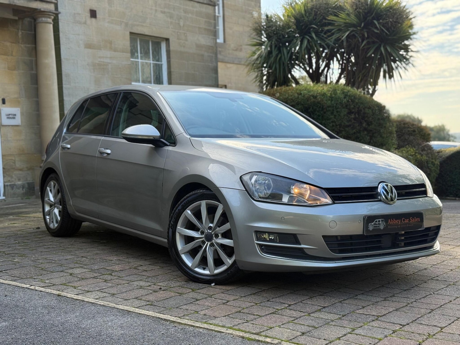 Used Volkswagen Golf 2014 for sale - 76121983: Photo 1