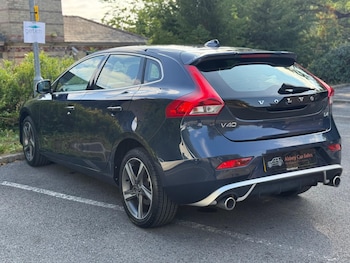 Used Volvo V40 2015 for sale - 75614448: Photo