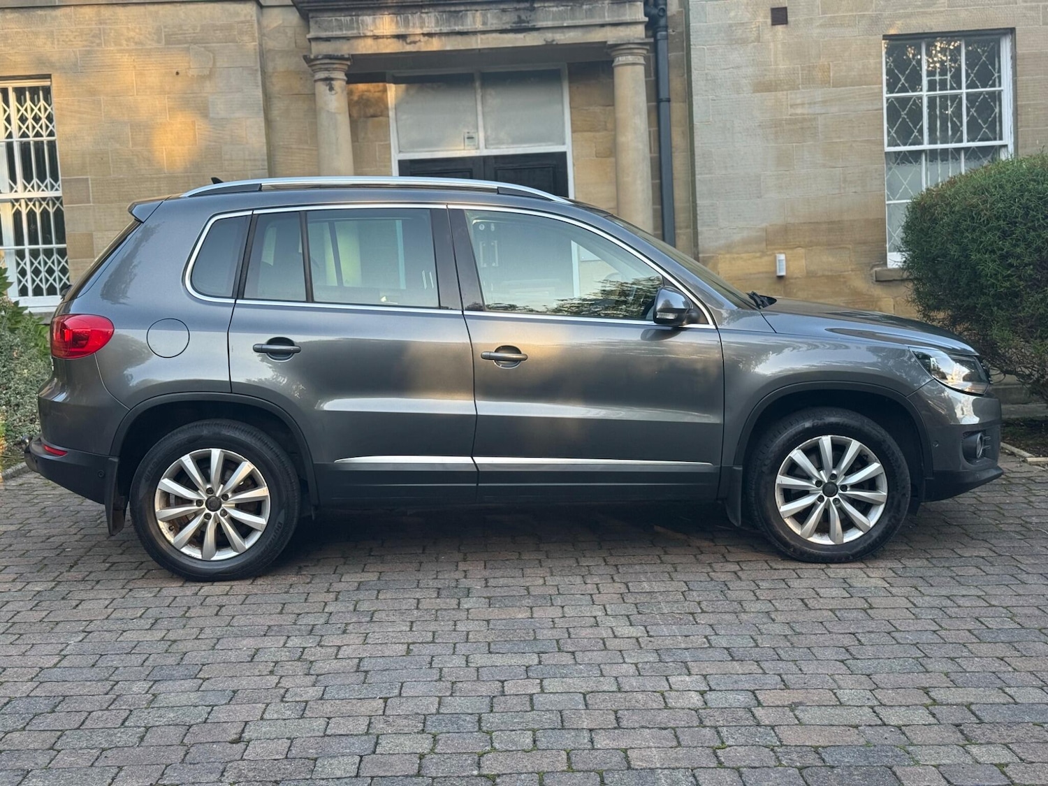 Used Volkswagen Tiguan 2015 for sale - 76099274: Photo 10