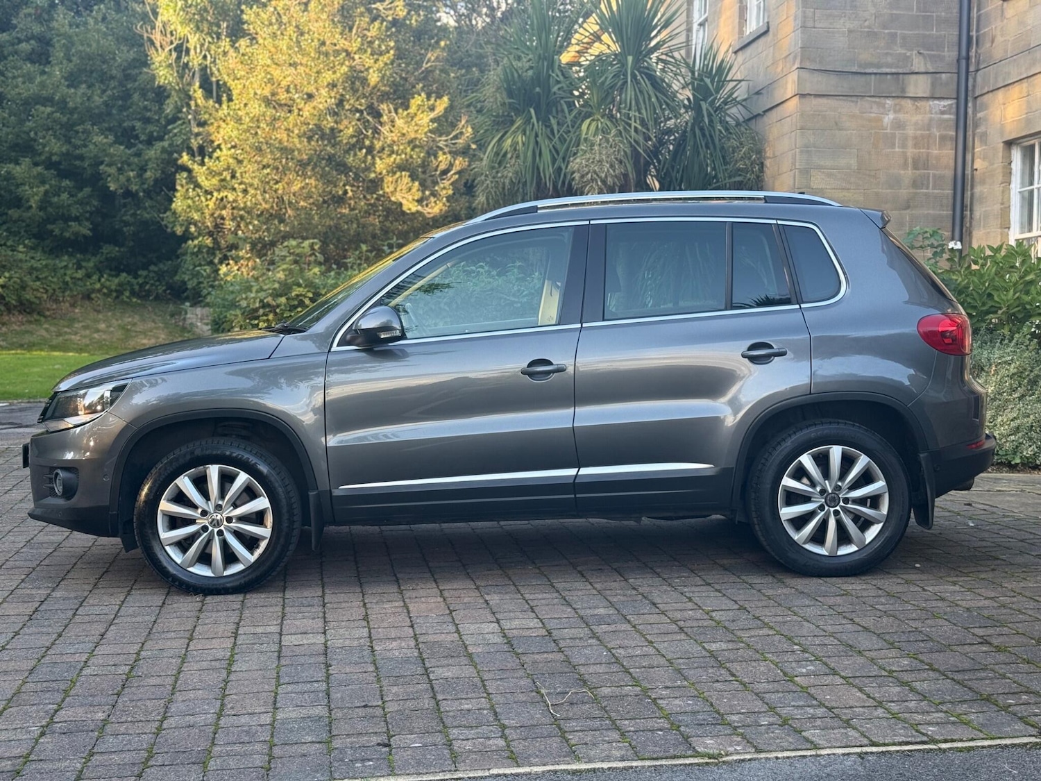 Used Volkswagen Tiguan 2015 for sale - 76099274: Photo 5