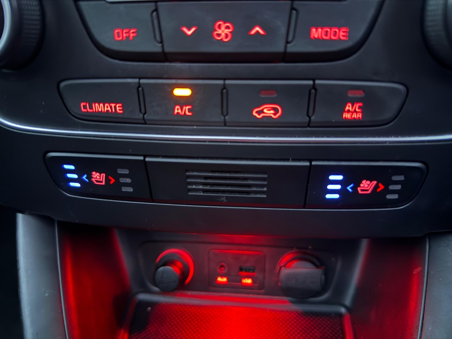 Used Kia Sorento 2013 for sale - 76942344: Photo 24