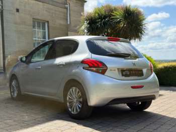 Used Peugeot 208 2015 for sale - 74837288: Photo