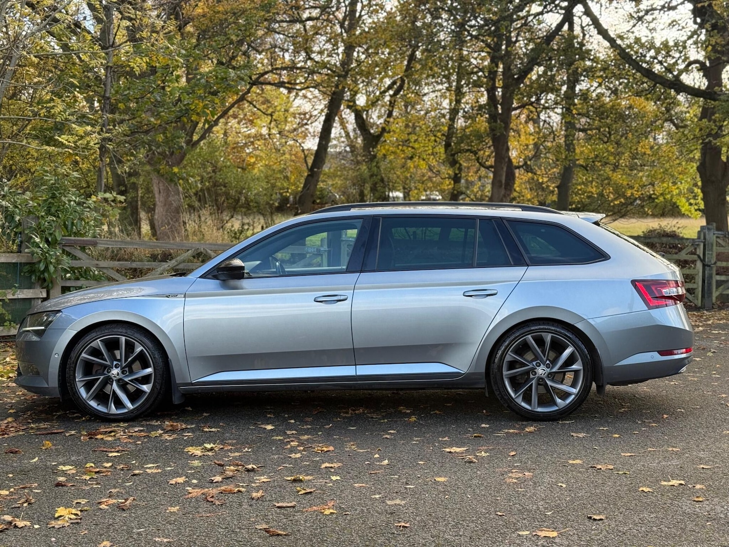 Used Skoda Superb 2017 for sale - 76671482: Photo 6