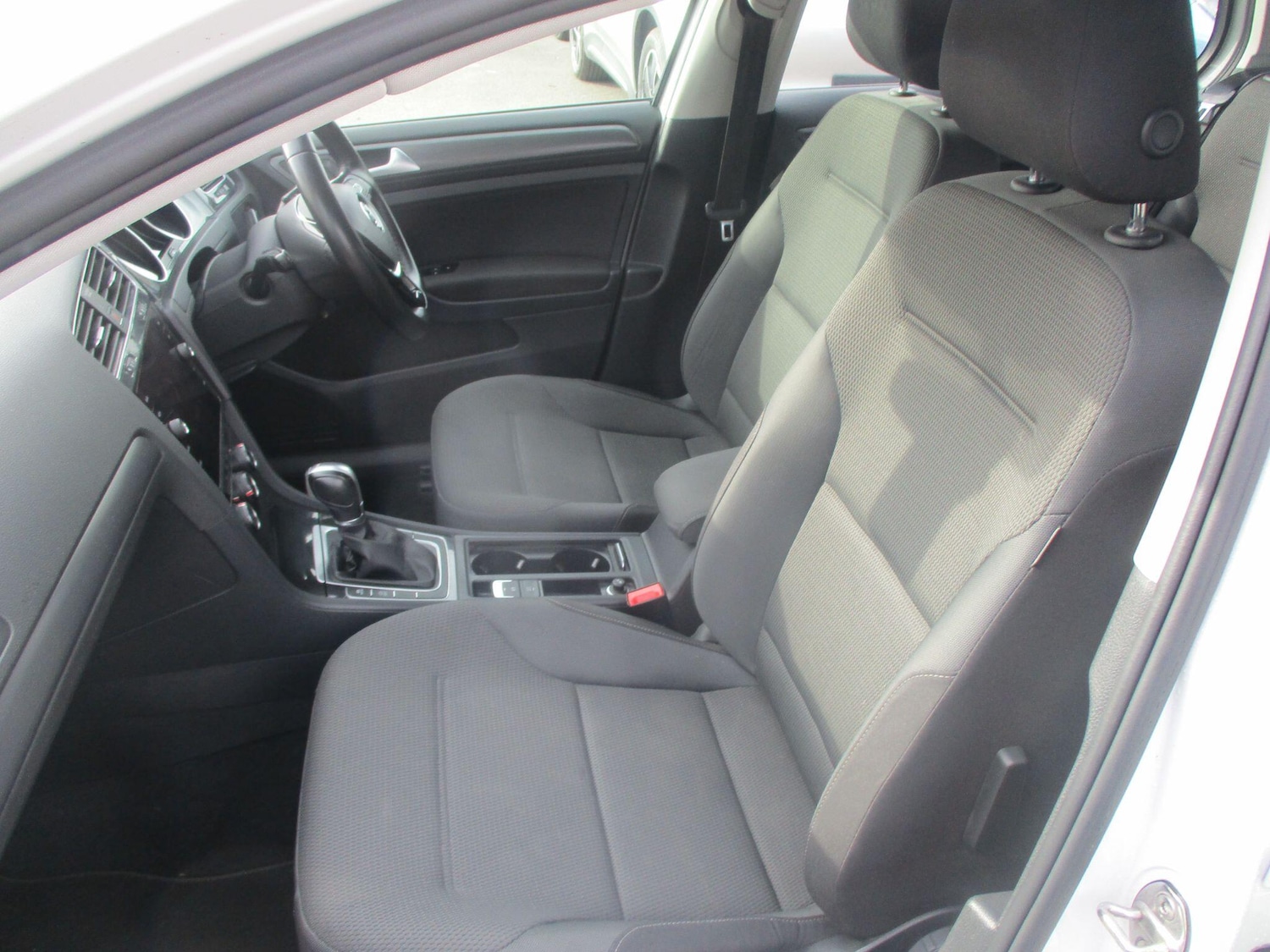 Used Volkswagen Golf 2018 for sale - 77190403: Photo 11