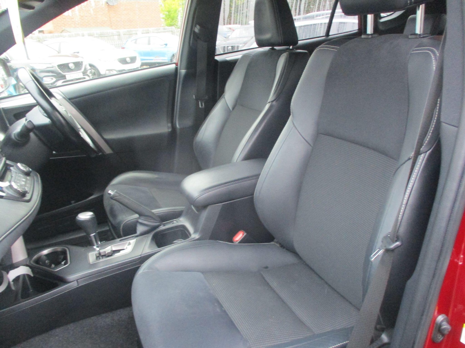 Used Toyota RAV4 for sale - 76295665: Photo 11