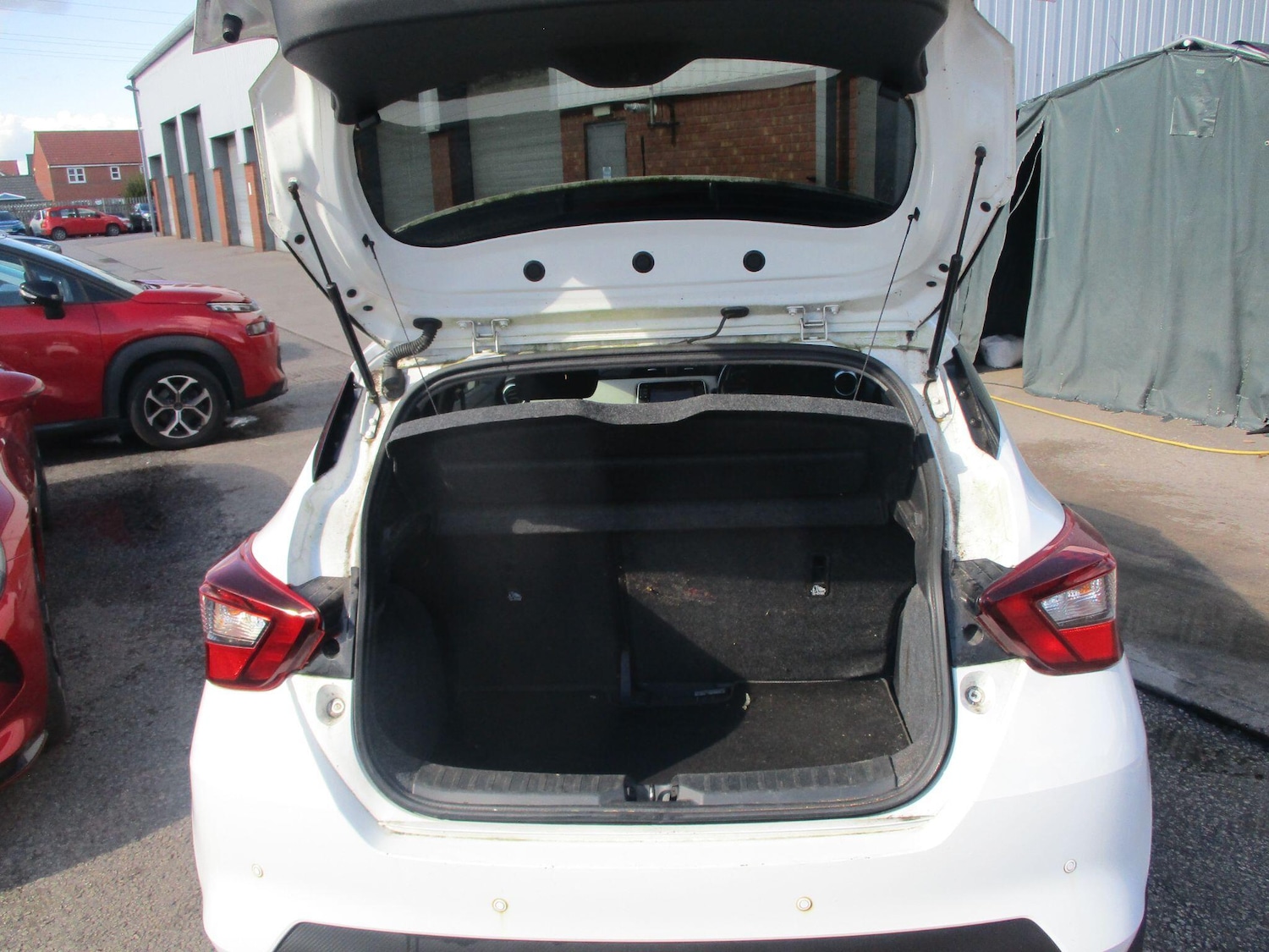 Used Nissan Micra 2018 for sale - 76152631: Photo 13