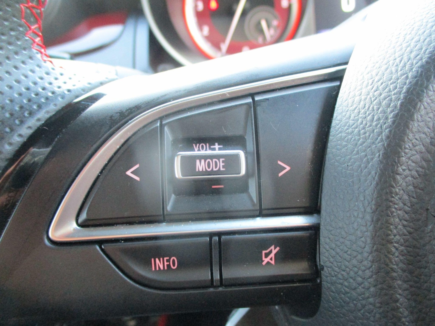 Used Suzuki Swift 2022 for sale - 77254026: Photo 12