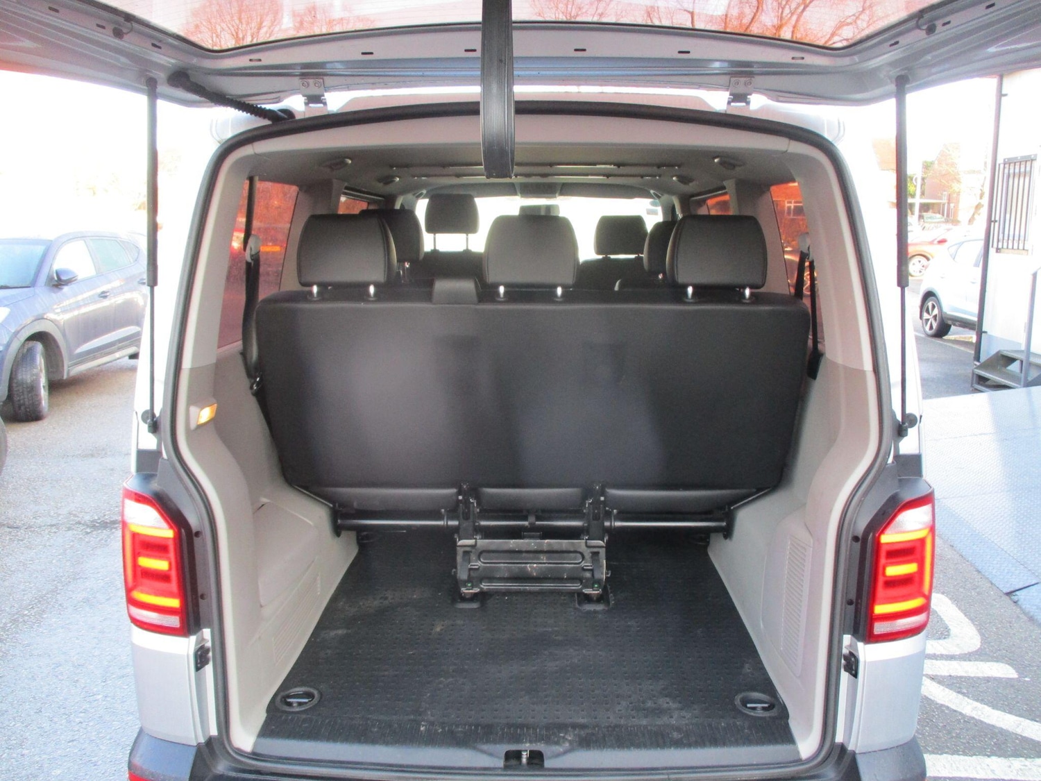 Used Volkswagen Transporter Shuttle 2018 for sale - 77410996: Photo 13