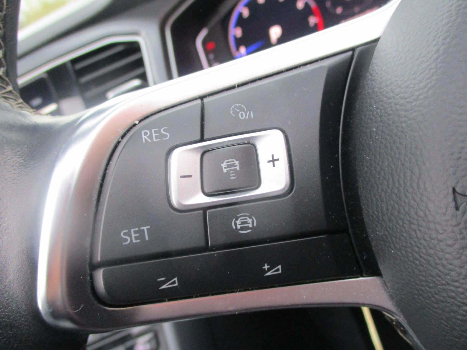 Used Volkswagen T-Roc for sale - 77854152: Photo 15