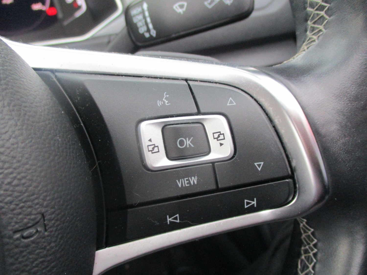 Used Volkswagen T-Roc for sale - 77854152: Photo 16