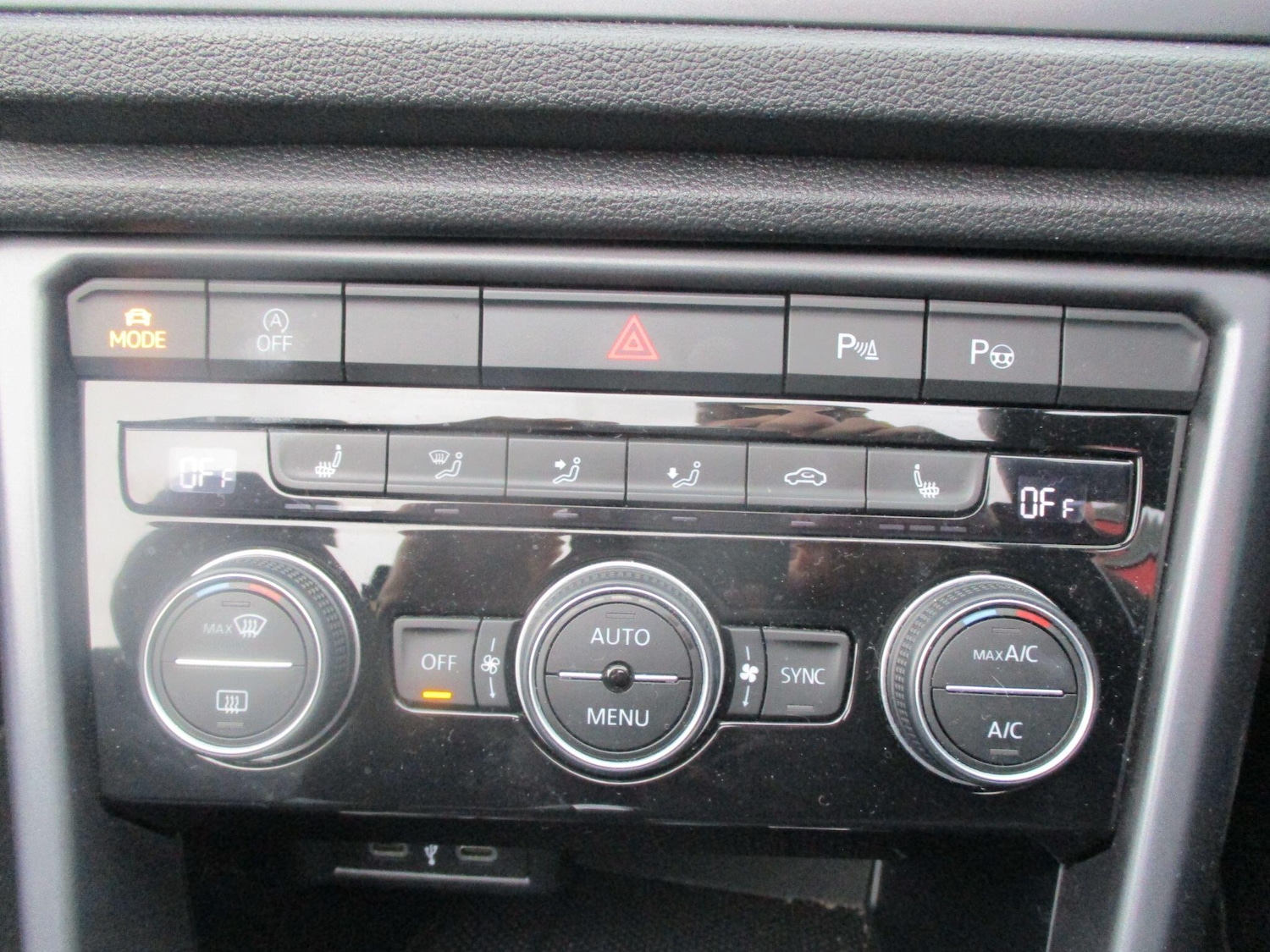 Used Volkswagen T-Roc for sale - 77854152: Photo 18