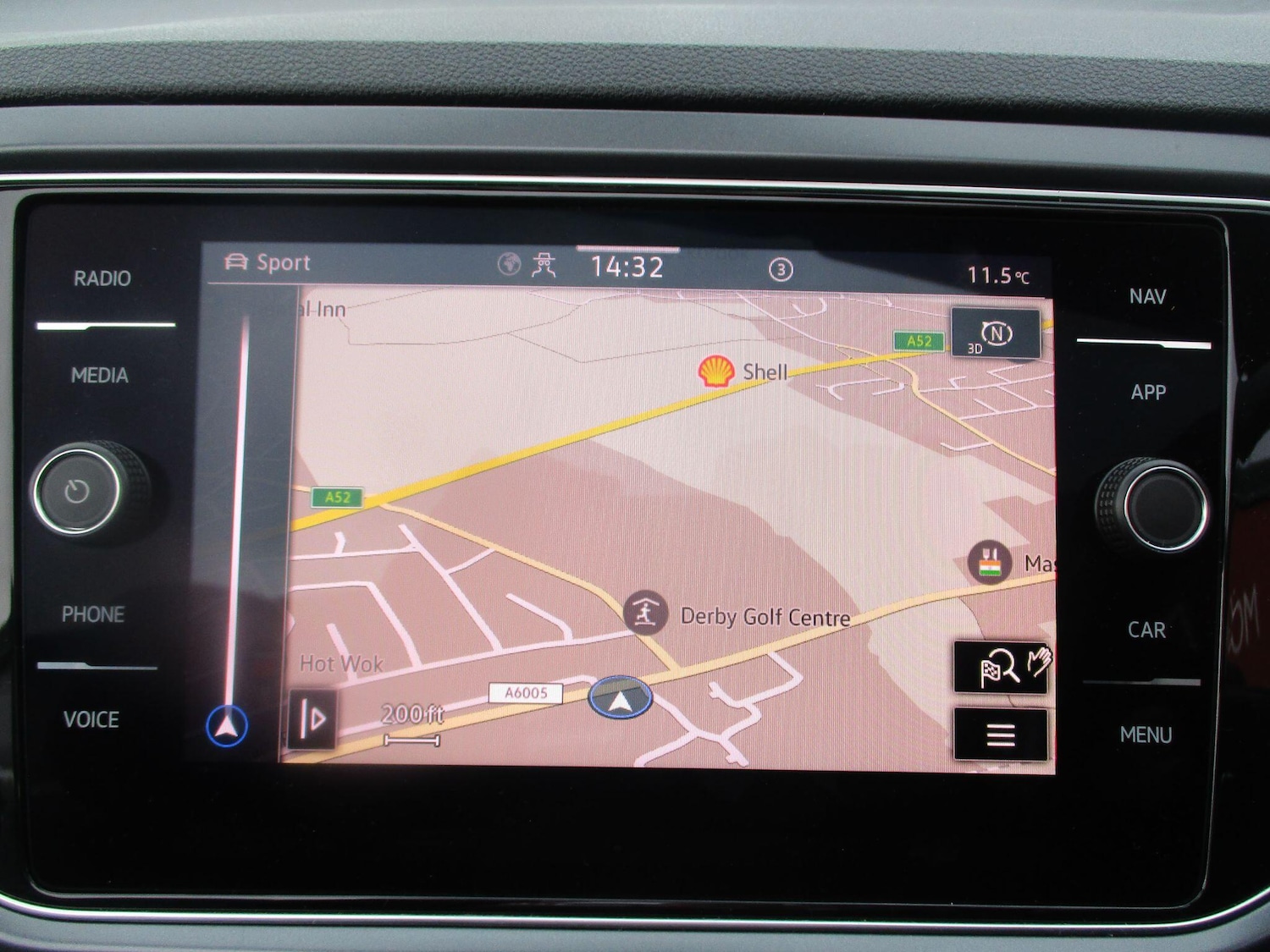 Used Volkswagen T-Roc for sale - 77854152: Photo 25