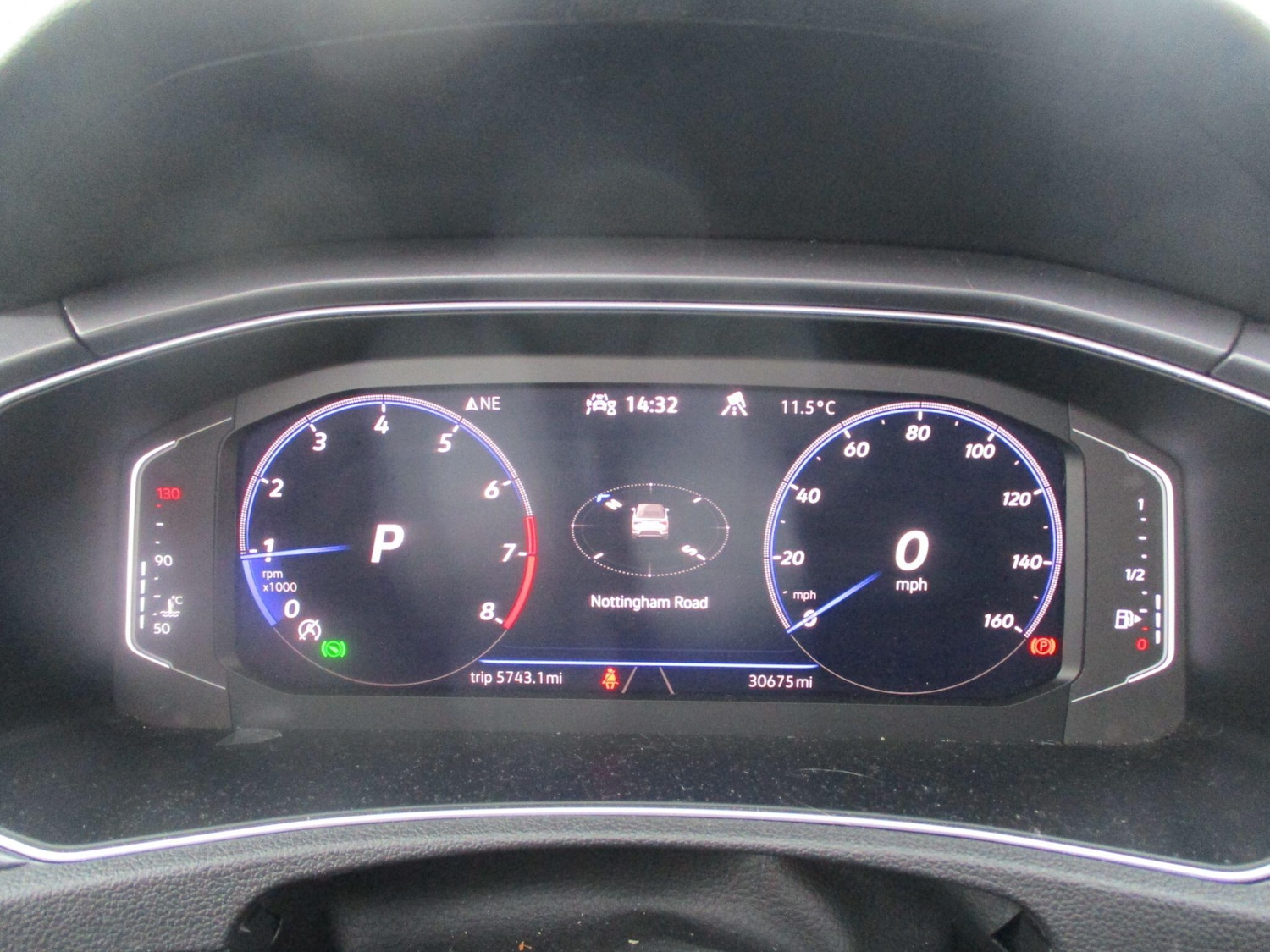 Used Volkswagen T-Roc for sale - 77854152: Photo 27