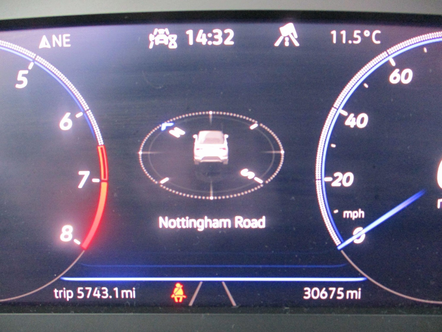 Used Volkswagen T-Roc for sale - 77854152: Photo 28