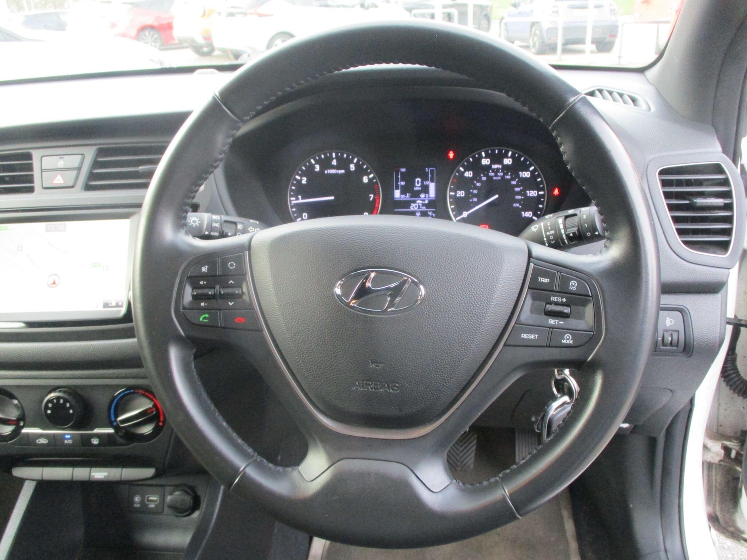 Used Hyundai i20 2018 for sale - 77658336: Photo 28