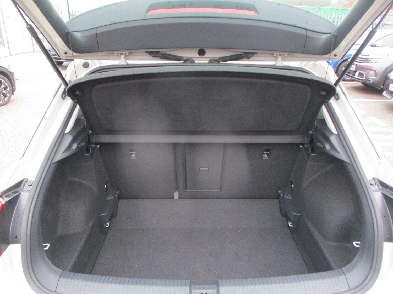 Used Volkswagen T-Roc 2023 for sale - 77723753: Photo 15