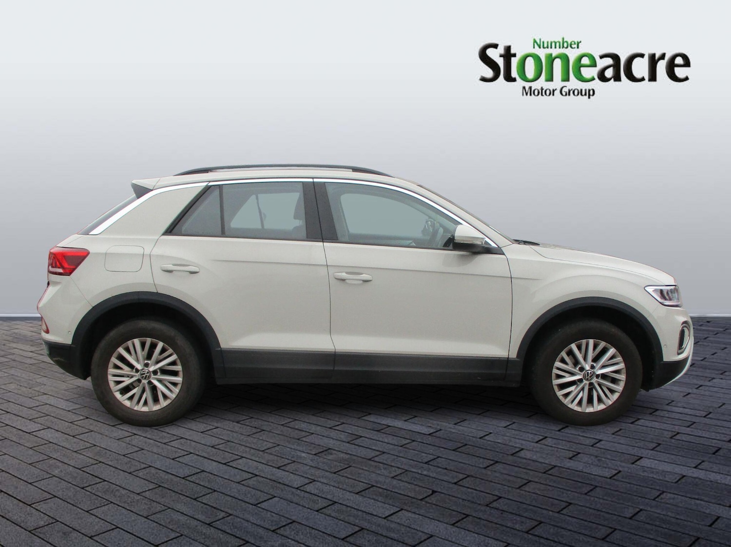 Used Volkswagen T-Roc 2023 for sale - 77723753: Photo 2