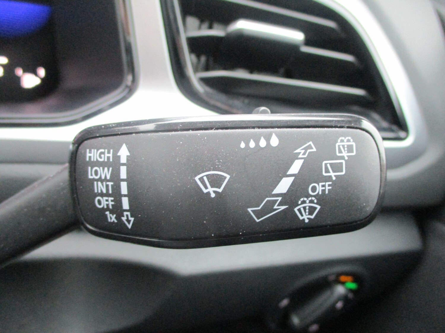 Used Volkswagen T-Roc 2023 for sale - 77723753: Photo 21