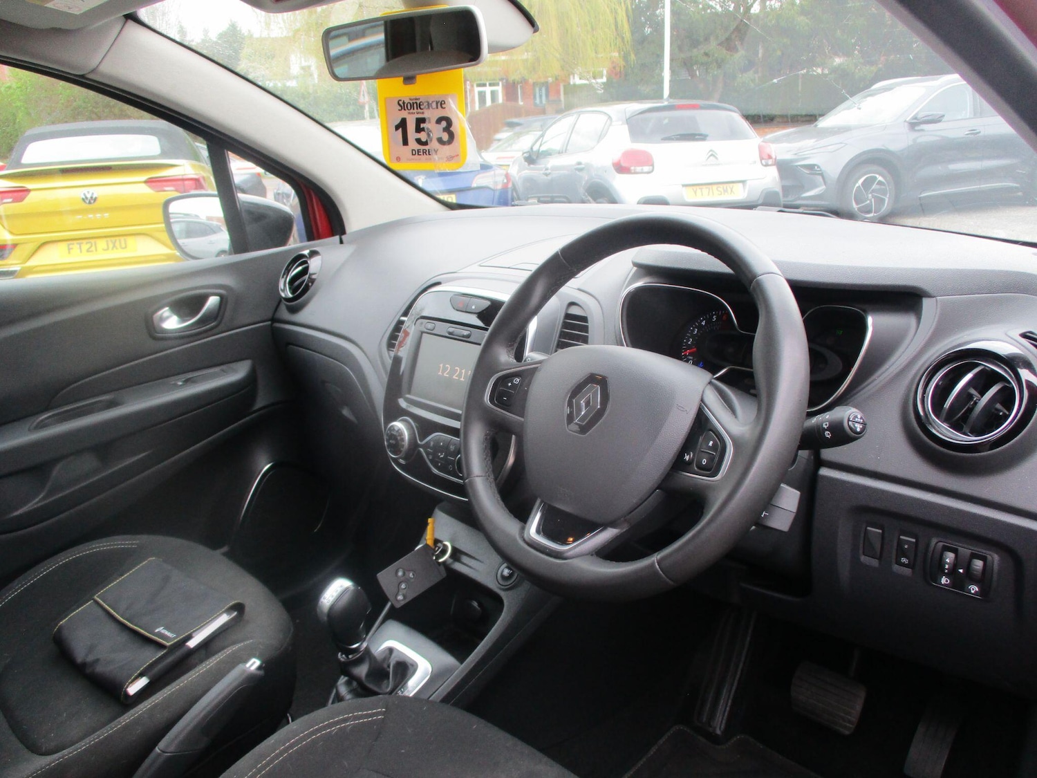 Used Renault Captur for sale - 77852735: Photo 10