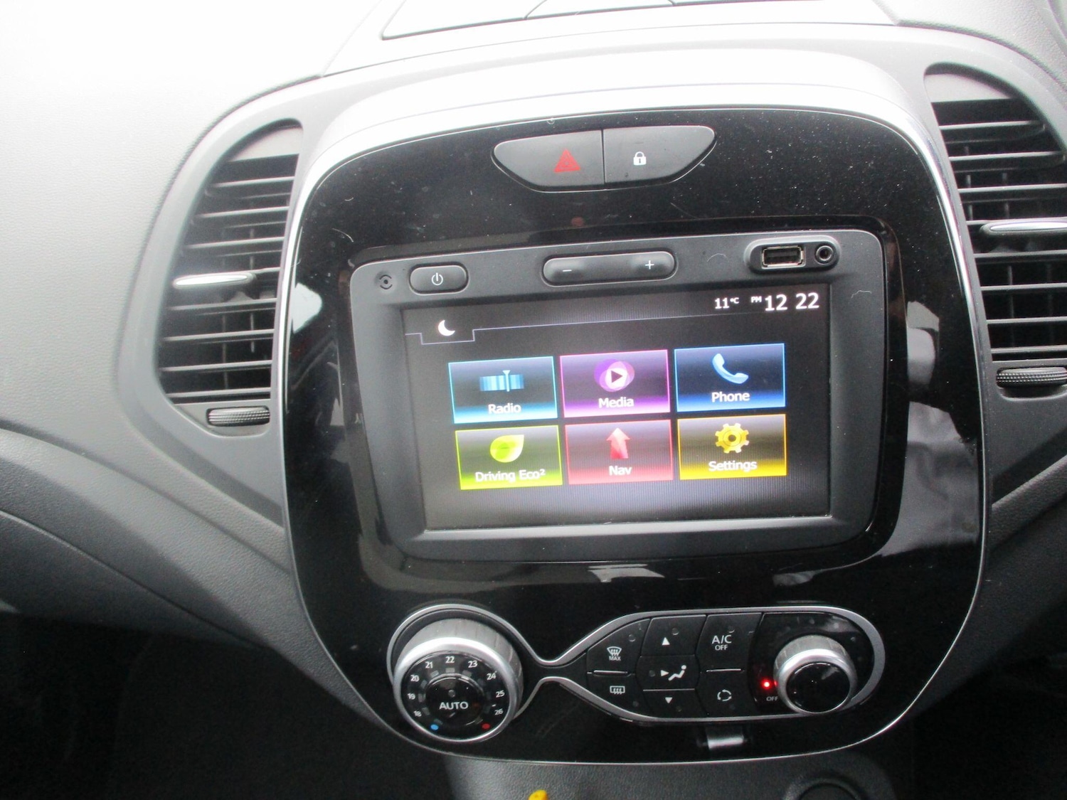 Used Renault Captur for sale - 77852735: Photo 17