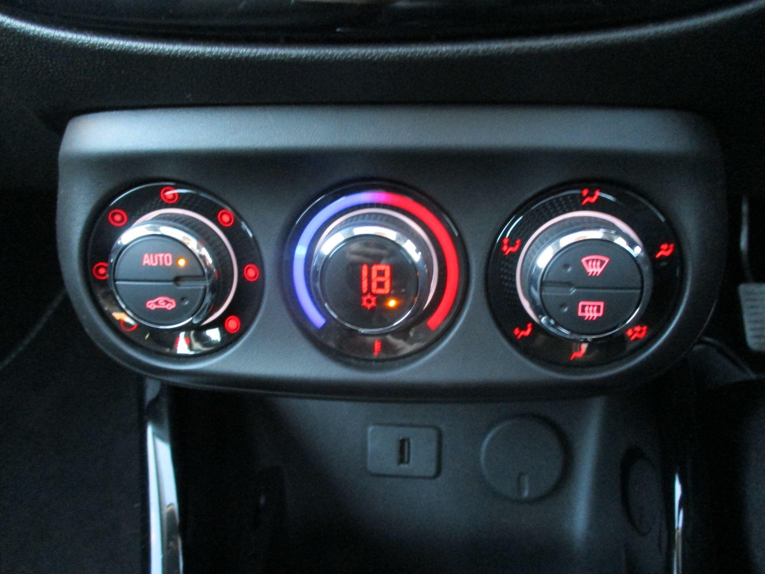 Used Vauxhall ADAM 2017 for sale - 77175013: Photo 10