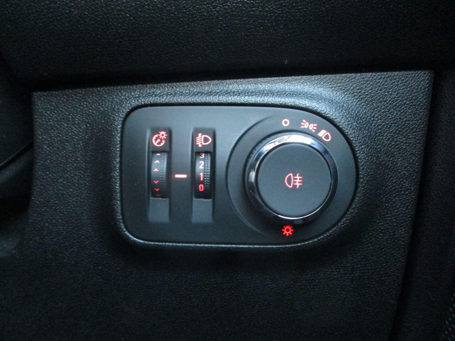 Used Vauxhall ADAM 2017 for sale - 77175013: Photo 13