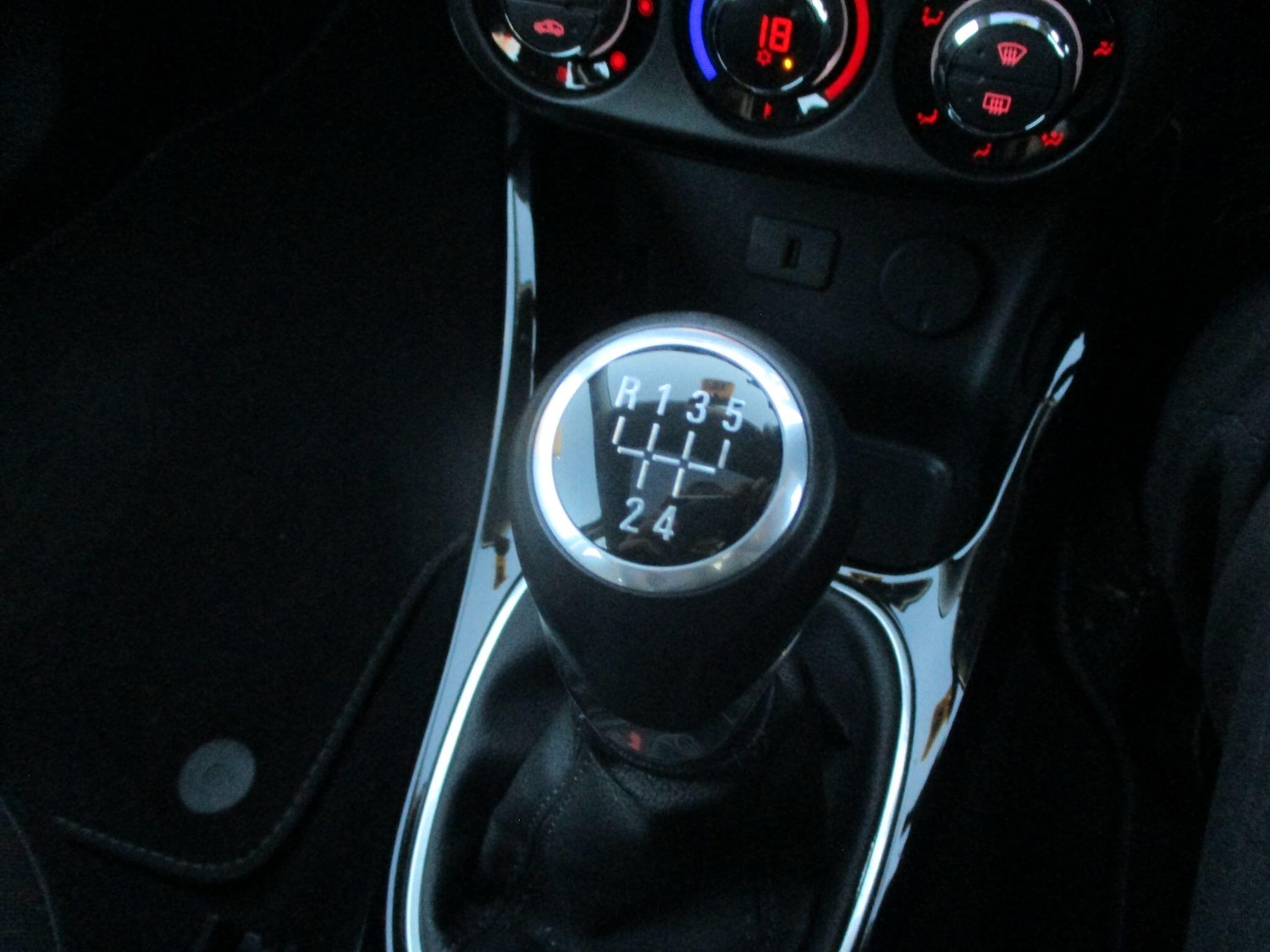 Used Vauxhall ADAM 2017 for sale - 77175013: Photo 8