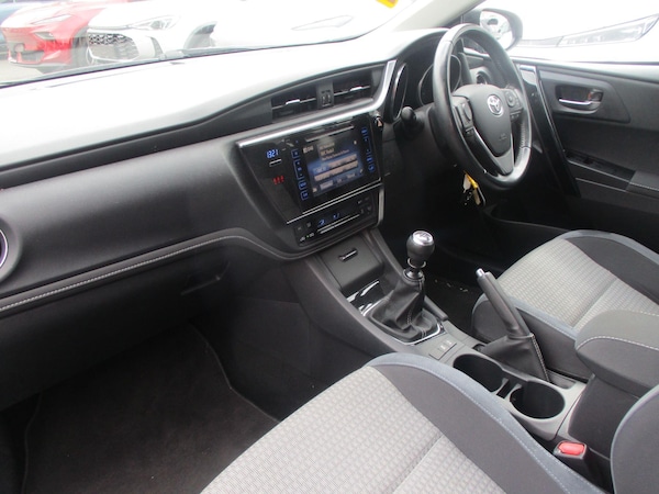 Used Toyota Auris 2018 for sale - 76024634: Photo 14
