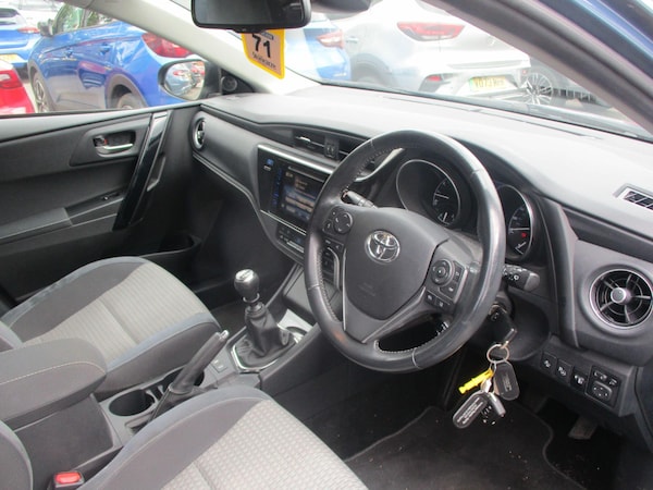 Used Toyota Auris 2018 for sale - 76024634: Photo 9