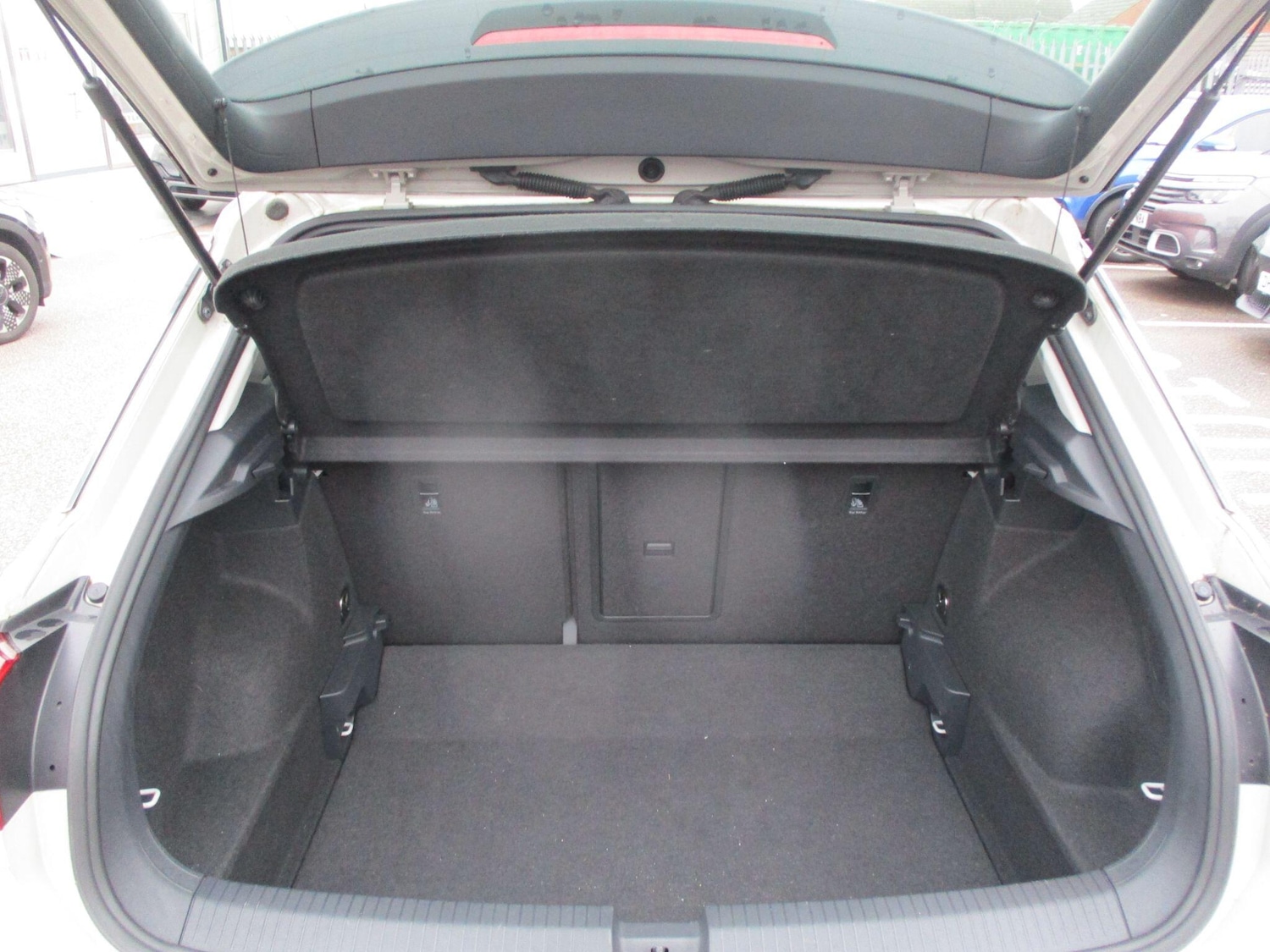 Used Volkswagen T-Roc 2023 for sale - 77565004: Photo 15