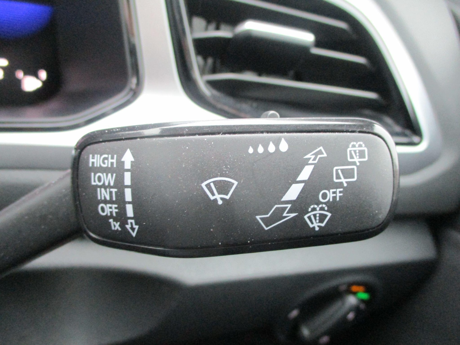 Used Volkswagen T-Roc 2023 for sale - 77565004: Photo 21