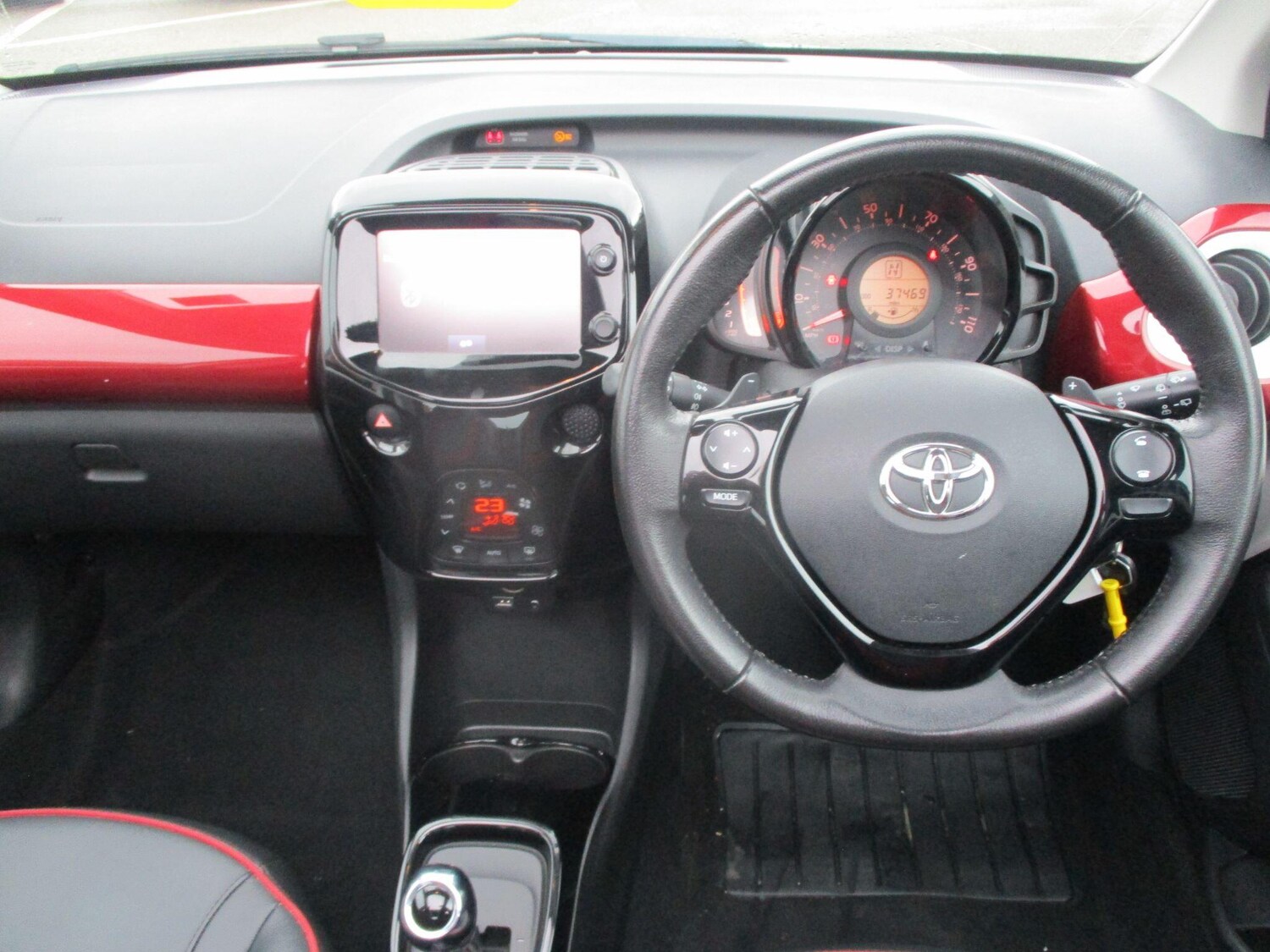 Used Toyota AYGO 2017 for sale - 77722950: Photo 12